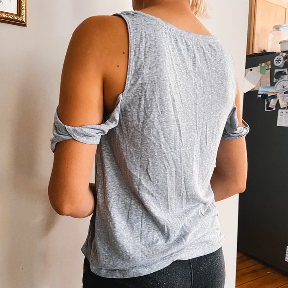 Light gray cute tank with sleeves - Picture 2 of 3